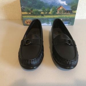 SAS Dress shoes women's size 9